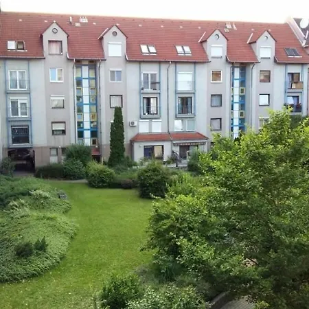 Sunny Balcony - Cute And Cozy * Будапешт