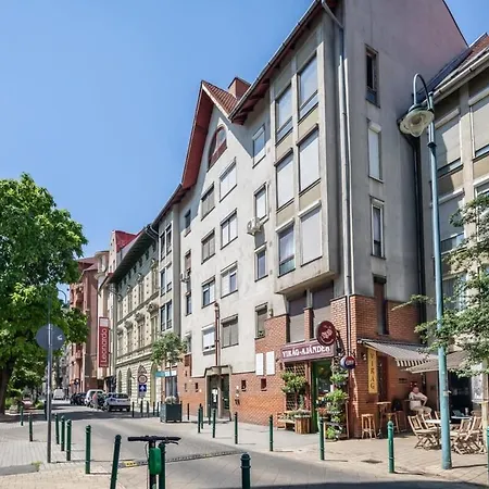 Апартаменты Sunny Balcony - Cute And Cozy