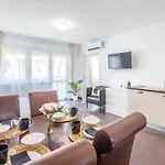 Sunny Balcony - Cute&cozy *
