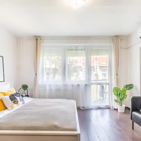 Sunny Balcony - Cute And Cozy Διαμέρισμα *