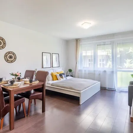 Sunny Balcony - Cute And Cozy Apartment Budapest