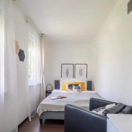Sunny Balcony - Cute And Cozy Budapest