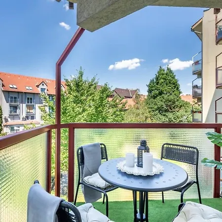 Sunny Balcony - Cute And Cozy Apartment