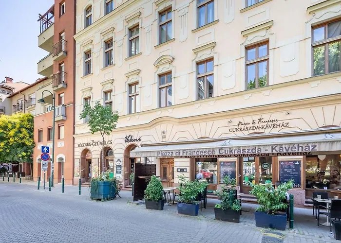 Sunny Balcony - Cute And Cozy * Budapest