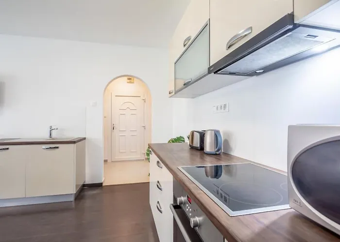 Apartment Sunny Balcony - Cute And Cozy